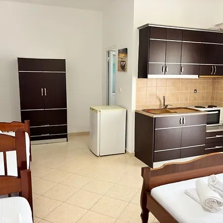 Πανσιόν Stone